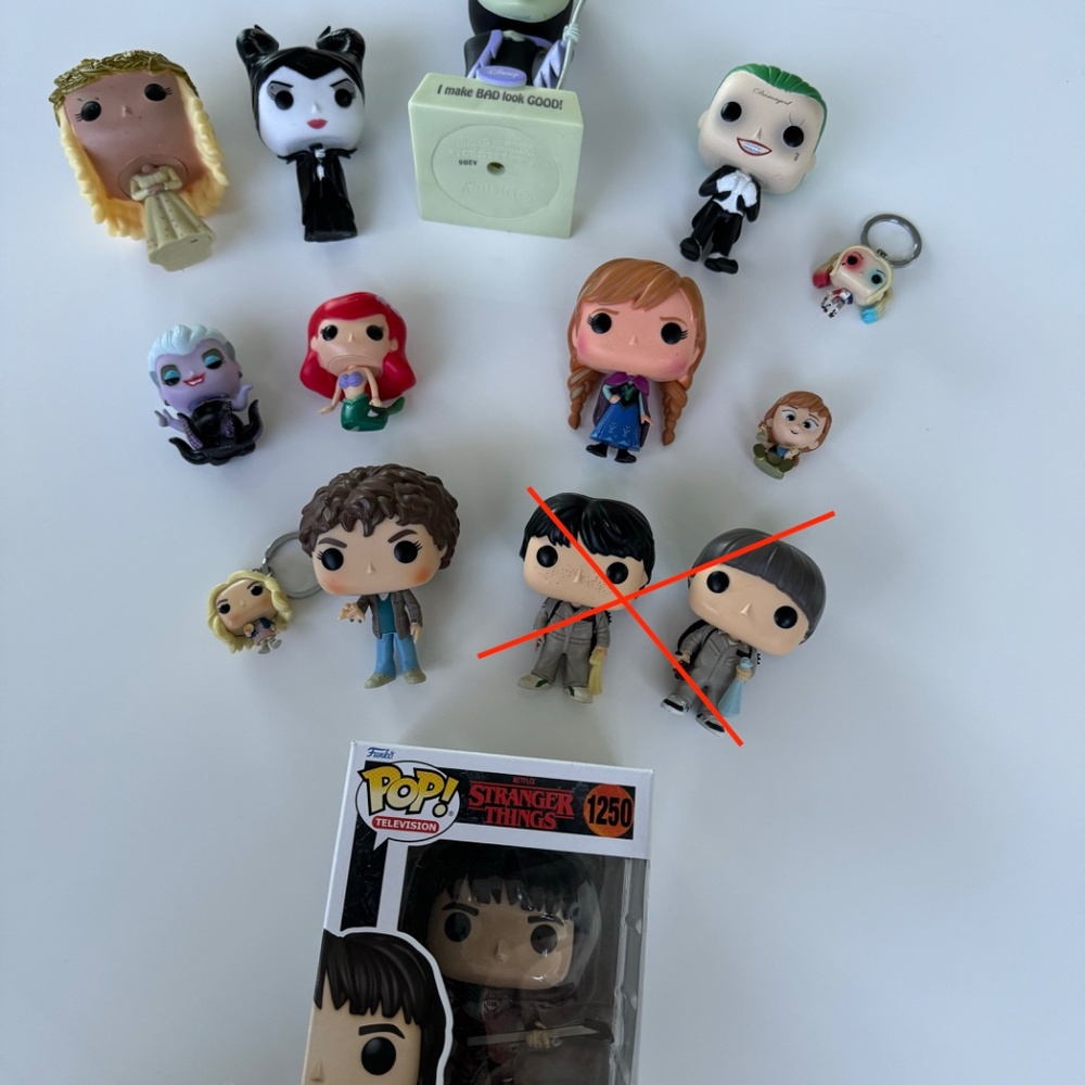 12 Funko Pop: Stranger Things,The little Mermaid, Frozen, Maleficent, Joker